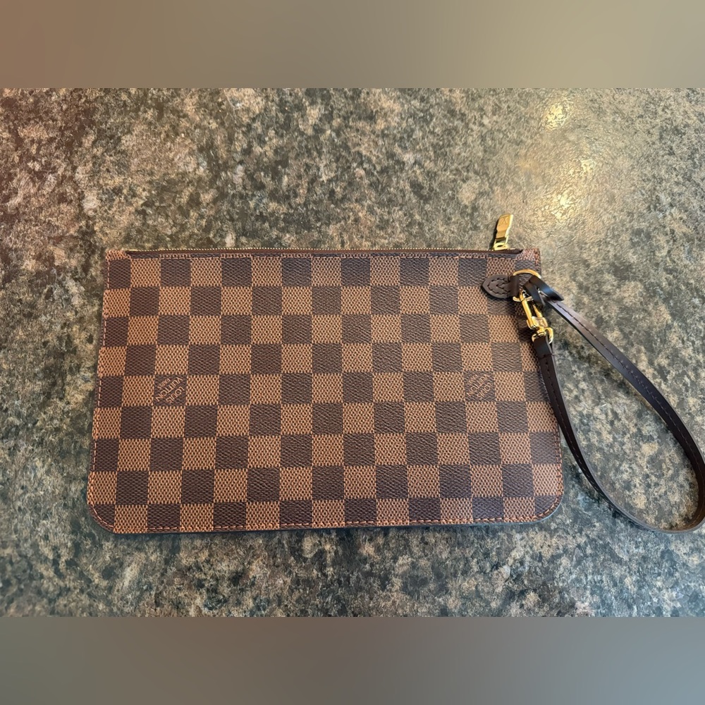 Louis vuitton never full pouchette